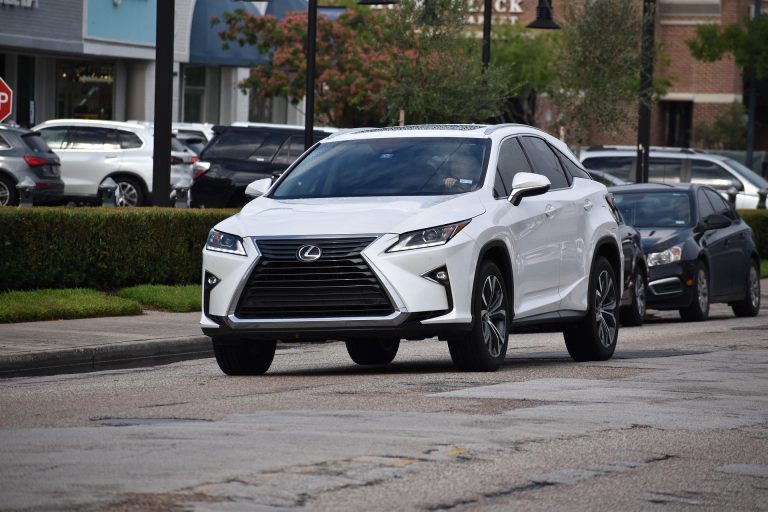 Lexus plug-in hybride : fonctionnement, modèles et autonomie
